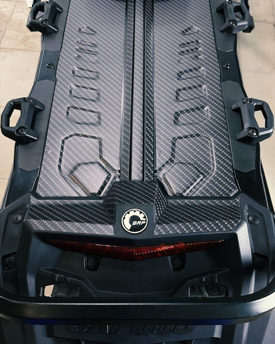 Комплект наклеек в дизайне CARBON для SKI-DOO