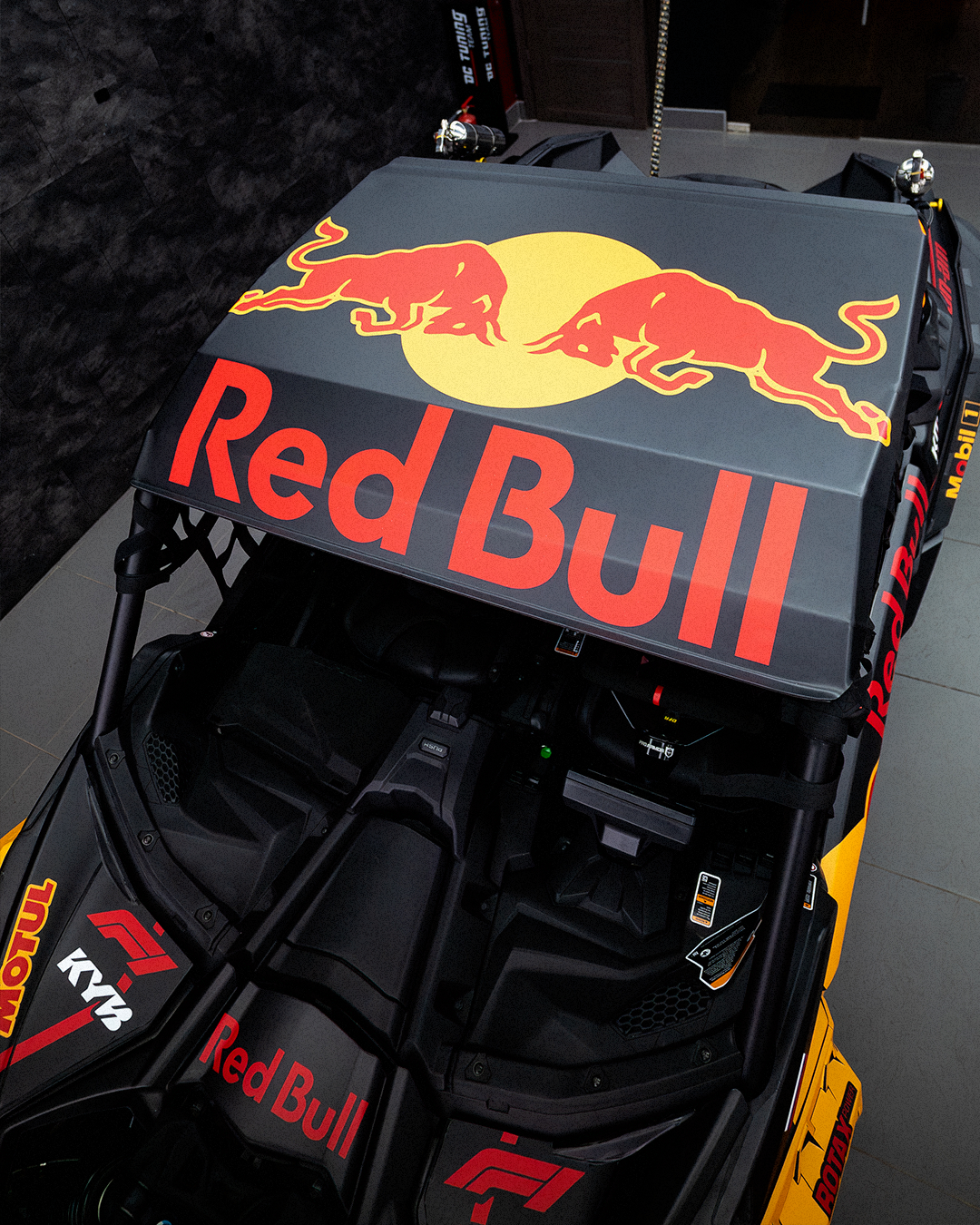Комплект наклеек в индивидуальном дизайне для CAN-AM MAVERICK X3