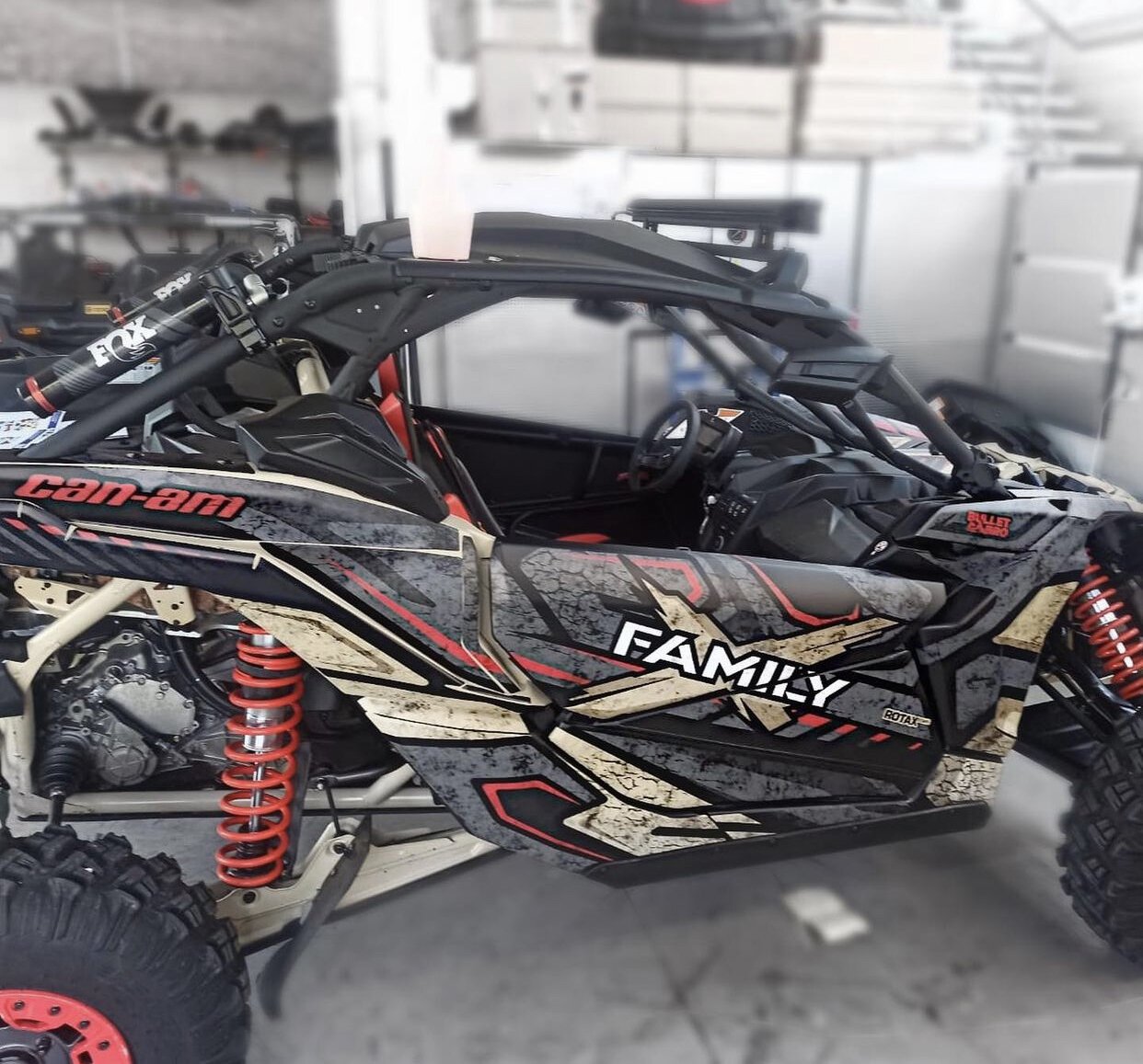 Комплект наклеек в дизайне TROOPER на MAVERICK X3
