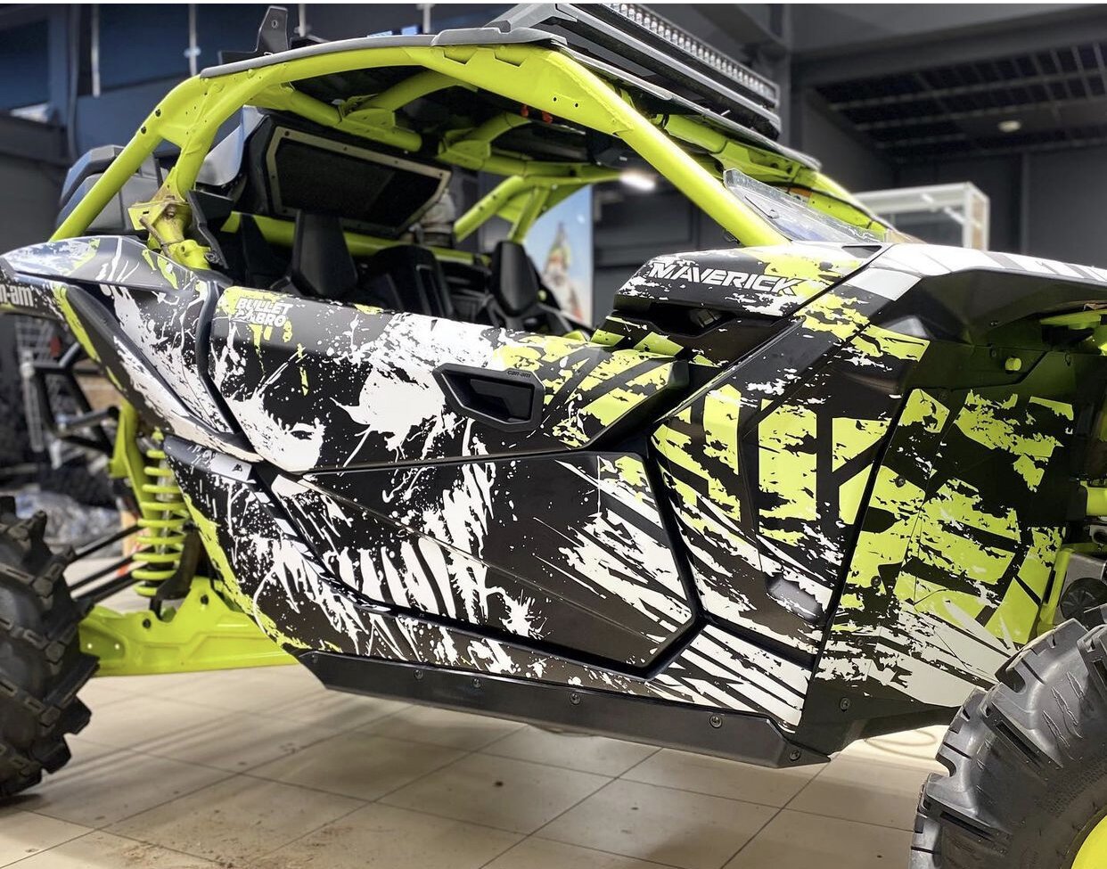 Комплект наклеек в дизайне VENOM на CAN-AM Maverick X3
