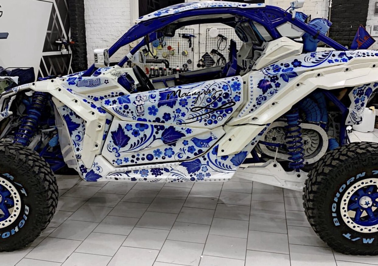 Комплект наклеек в дизайне Khokhloma для CAN-AM MAVERICK X3