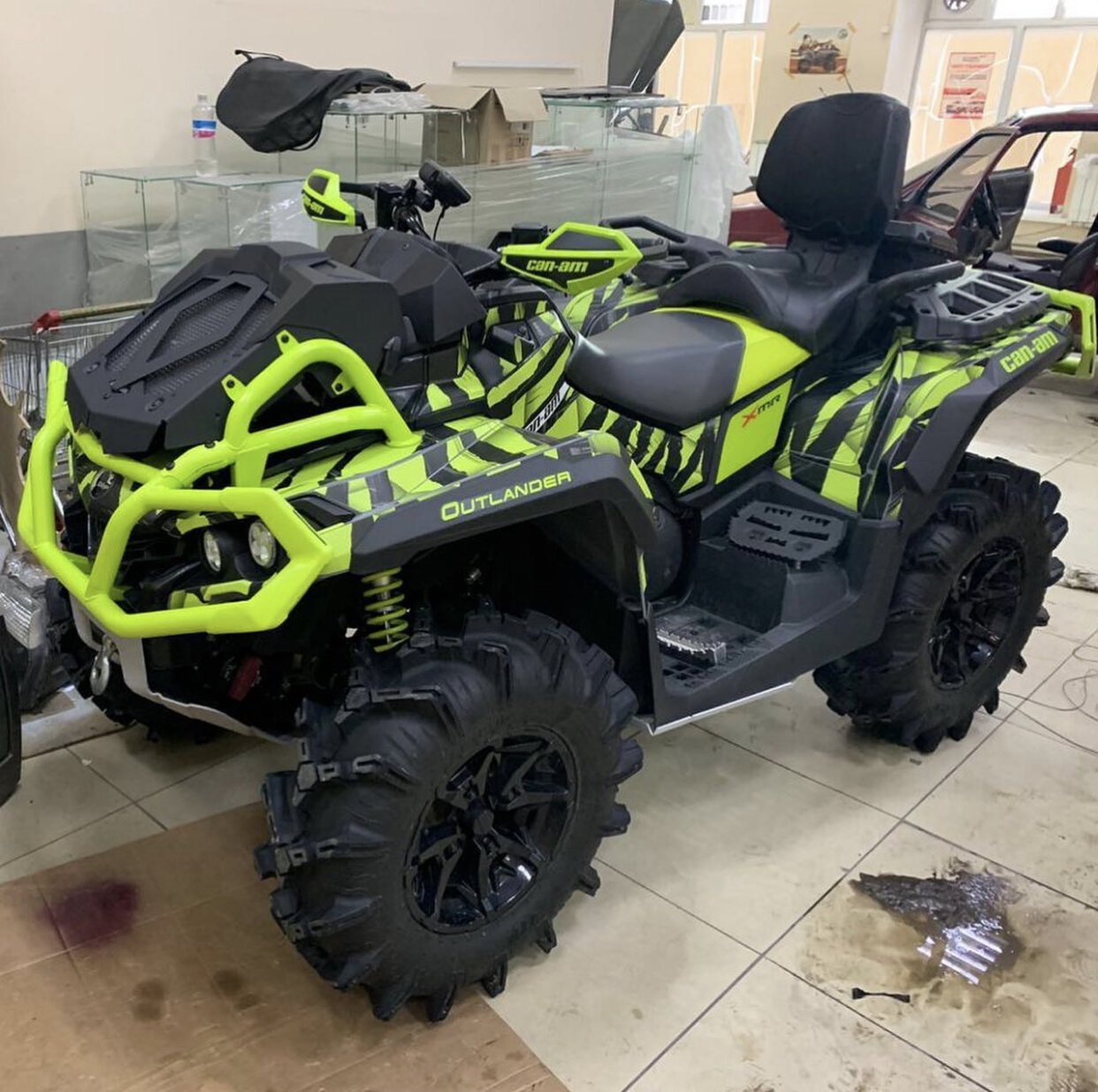Комплект наклеек в дизайне SHARP TEETH для CAN-AM OUTLANDER G2
