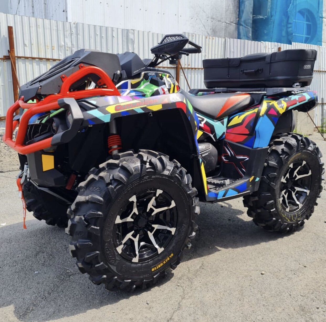 Комплект наклеек в дизайне CRAZY GRAFFITI для CAN-AM OUTLANDER G2