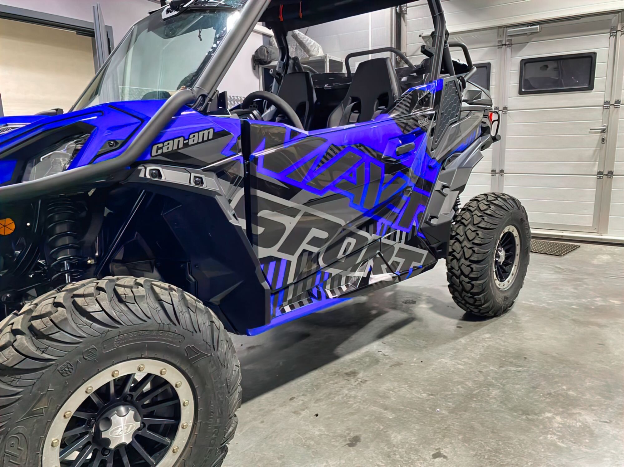 Комплект наклеек Powder на SSV - CAN-NAM Maverick Trail/Sport