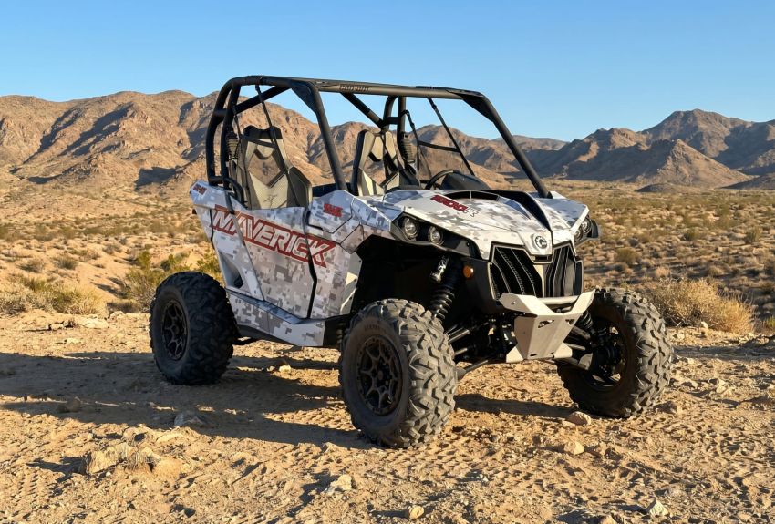 Комплект наклеек Pixel Camo на CAN-AM Maverick 1000R