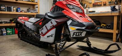 Обновление внешнего вида старого снегохода графикой Bulletbro