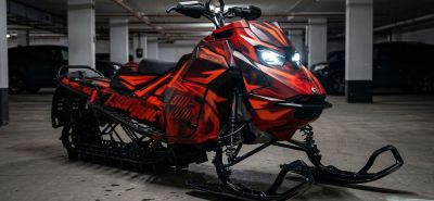 Сравнение матовой и глянцевой графики Bulletbro на двух одинаковых моделях квадроциклов