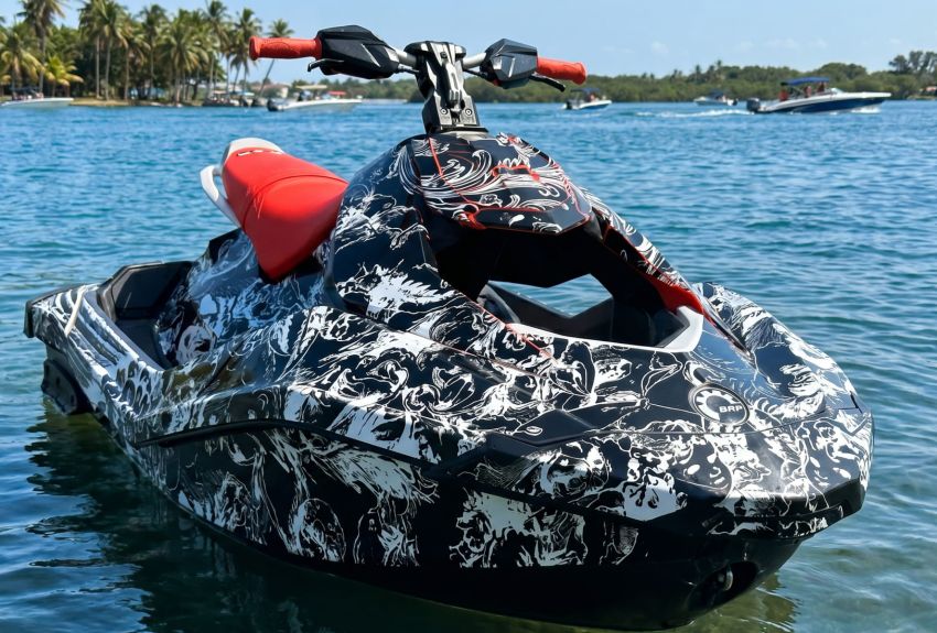 Наклейки пленка на гидроцикл BRP SEA-DOO SPARK