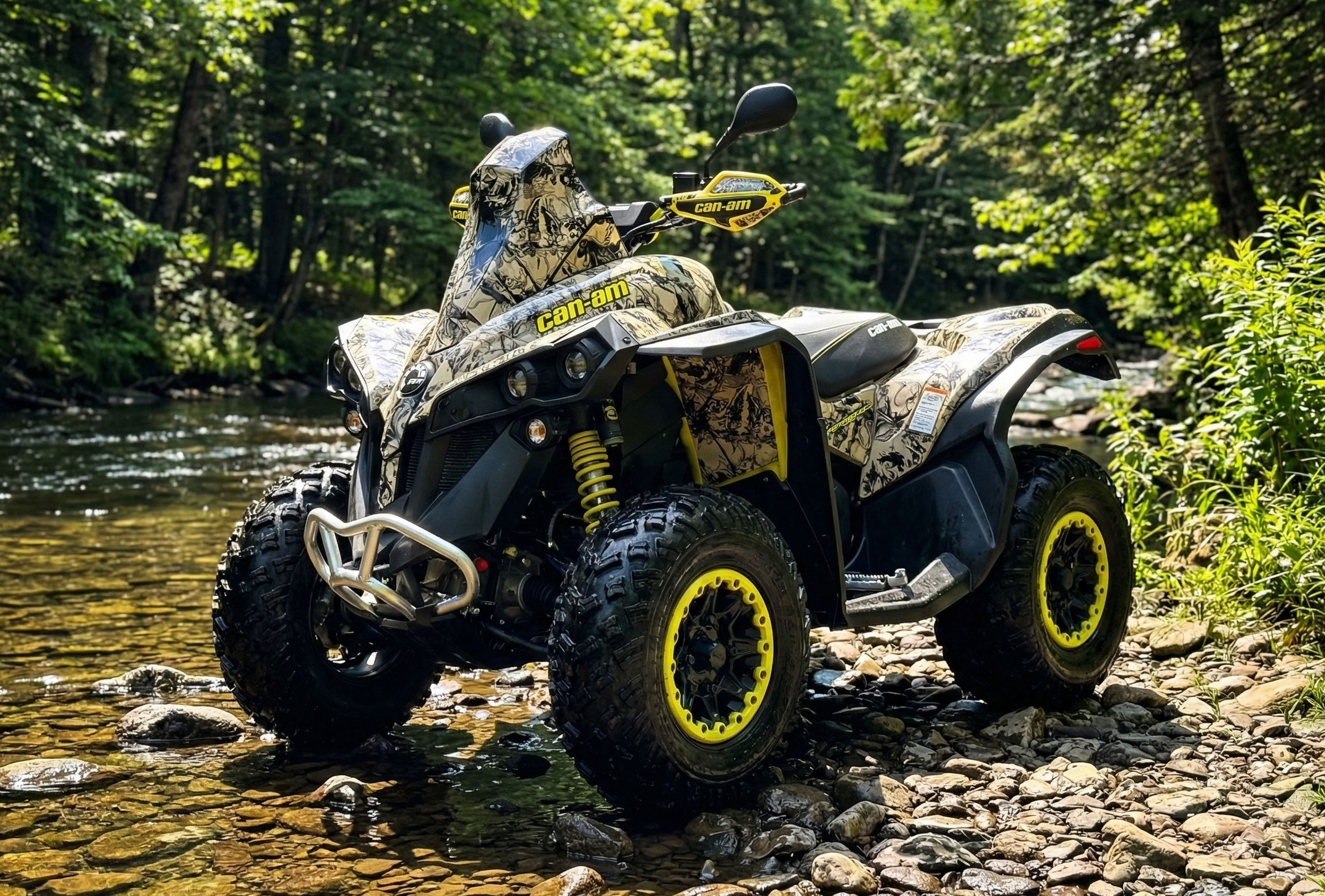 Проверка документов на квадроцикл с нанесенной яркой графикой Bulletbro в лесу