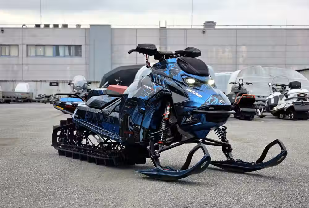 Комплект наклеек NOVIKOV #1 на Polaris Matryx