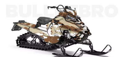 Камуфляжная графика Bulletbro на утилитарном снегоходе для охоты