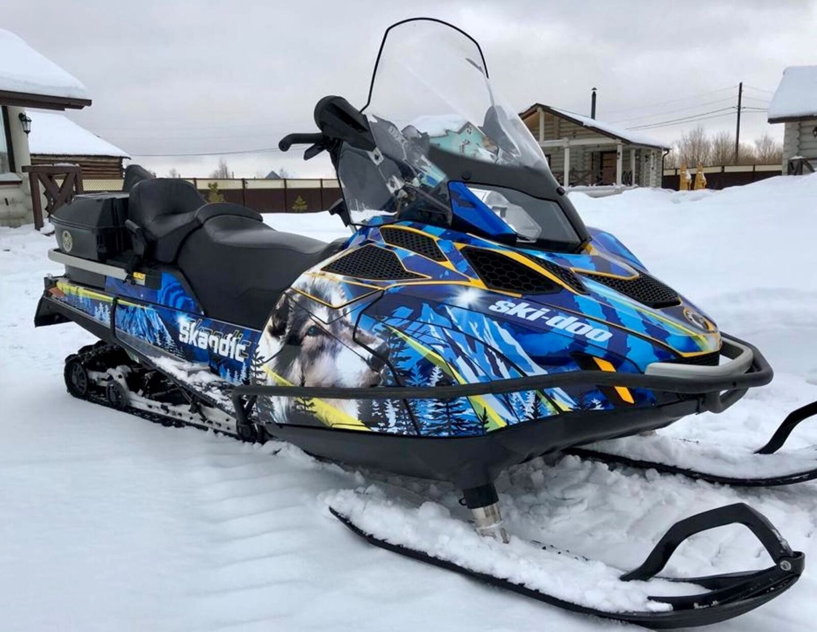 Индивидуальный дизайн на SKI-DOO REV-XU-TELESCOPIC