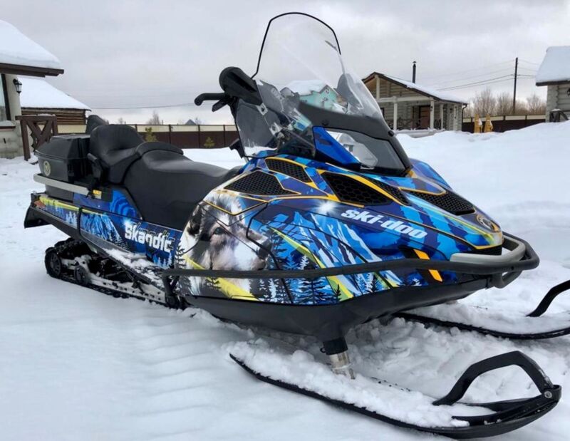 Индивидуальный дизайн SKI-DOO · REV-XU-TELESCOPIC