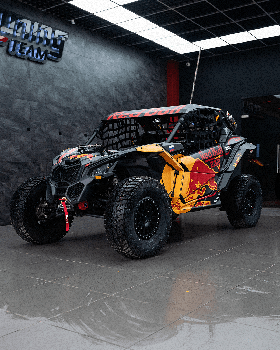 Индивидуальный дизайн на CAN-AM MAVERICK X3