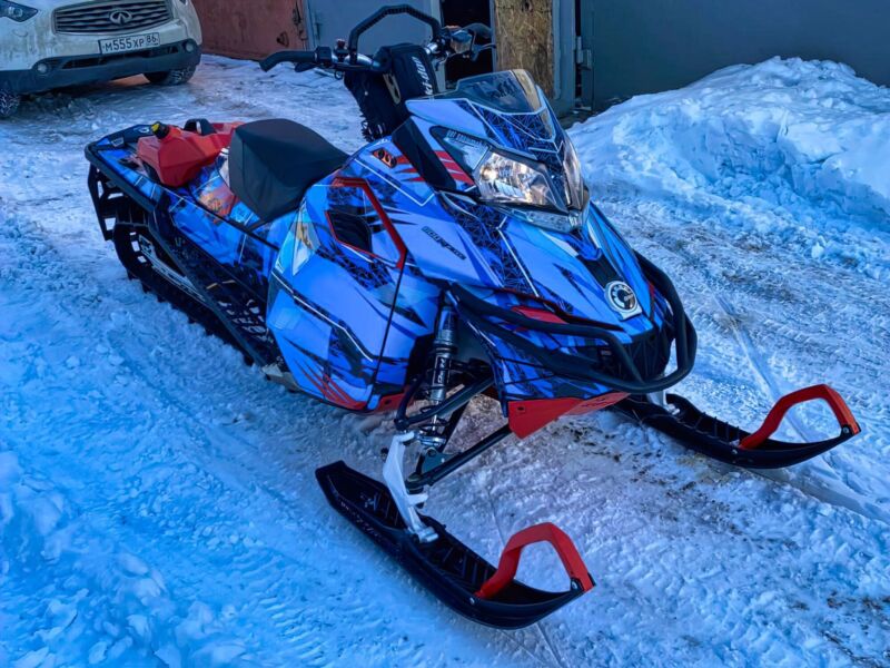 Renegade SKI-DOO · REV-XM