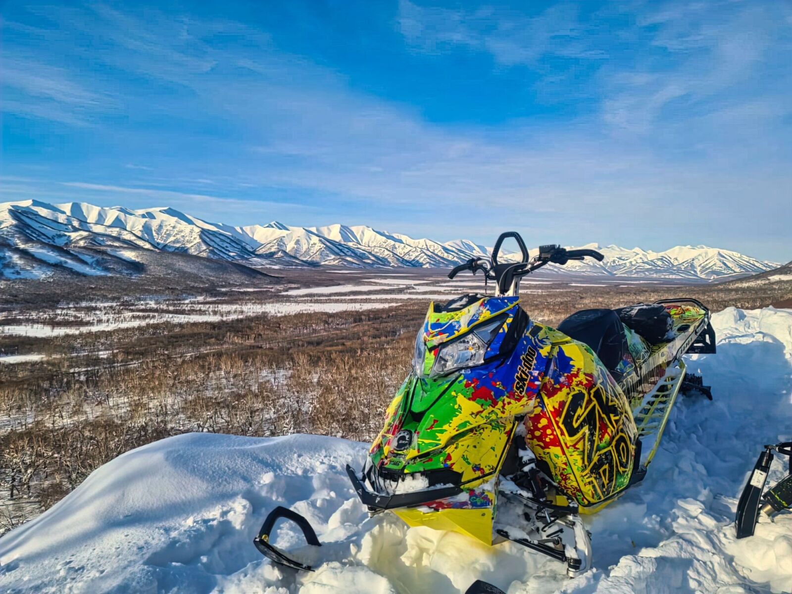 Индивидуальный дизайн на SKI-DOO REV-XM