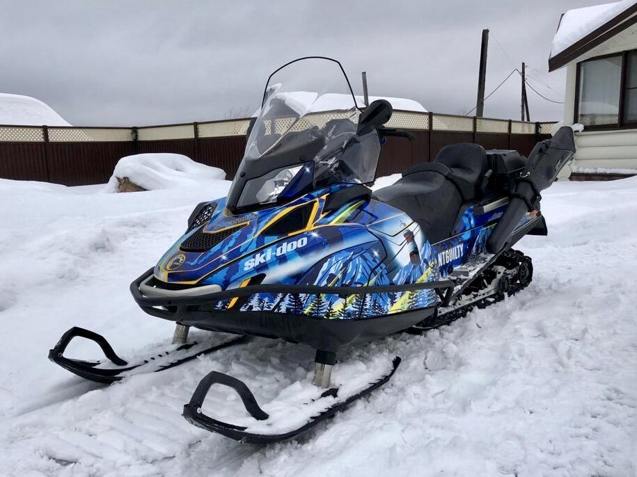 Индивидуальный дизайн на SKI-DOO REV-XU-TELESCOPIC