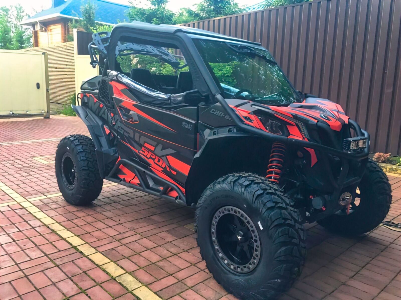 Индивидуальный дизайн на CAN-AM MAVERICK TRAIL/SPORT