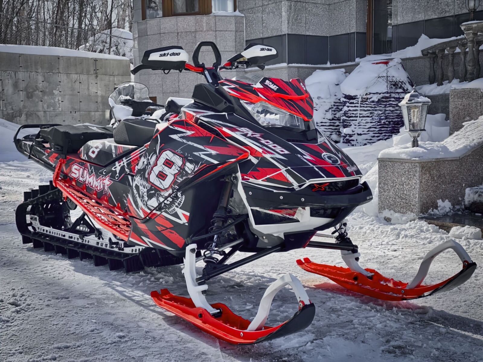 Индивидуальный дизайн на SKI-DOO REV-GEN4