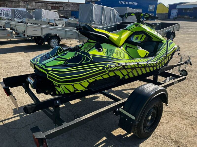 Shredder SEA-DOO · SPARK/SPARK TRIXX