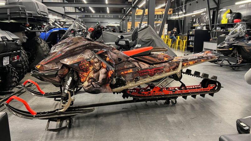 Индивидуальный дизайн SKI-DOO · REV-GEN4 2021-2022