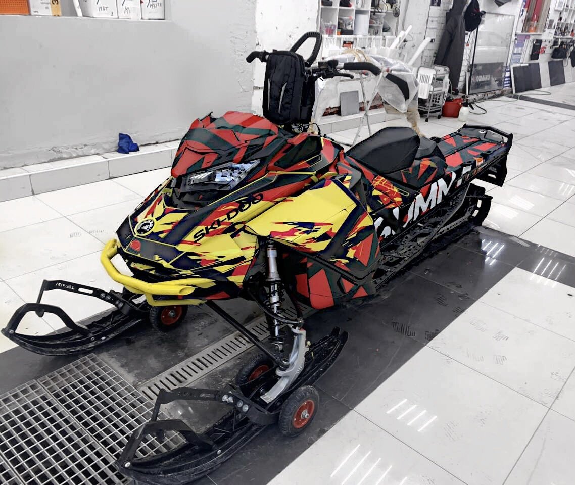 Dark Stripes на SKI-DOO REV-GEN4