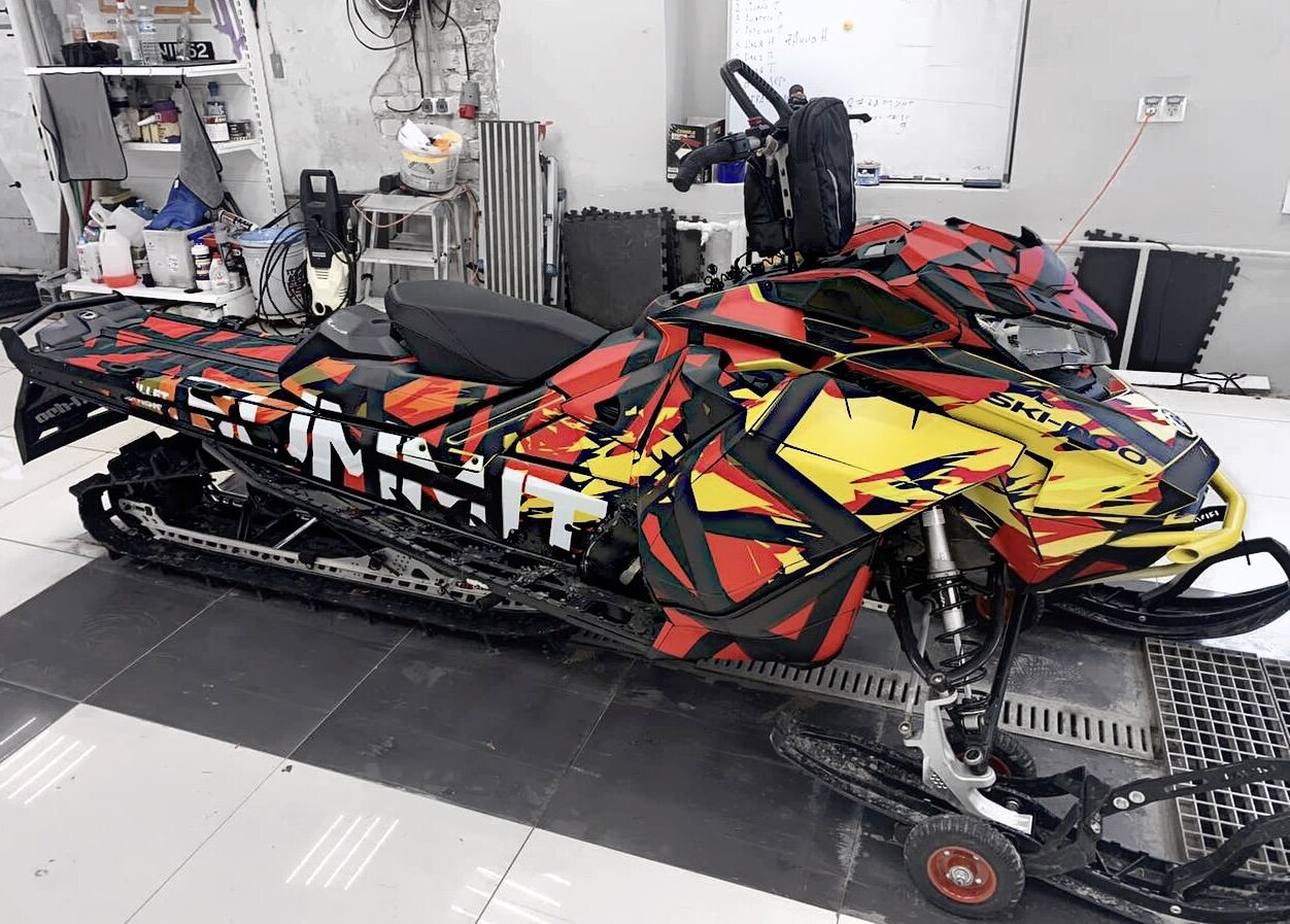 Dark Stripes на SKI-DOO REV-GEN4