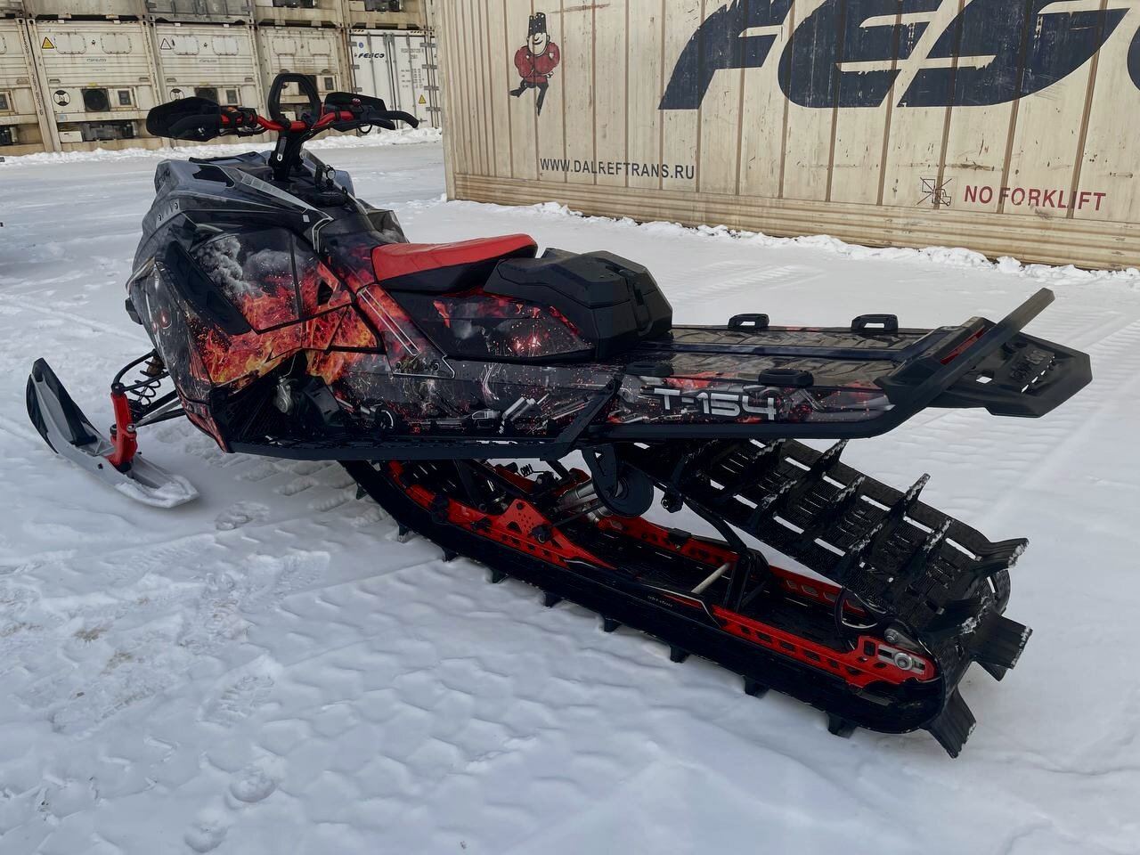 Индивидуальный дизайн на SKI-DOO REV-GEN4 2021-2022