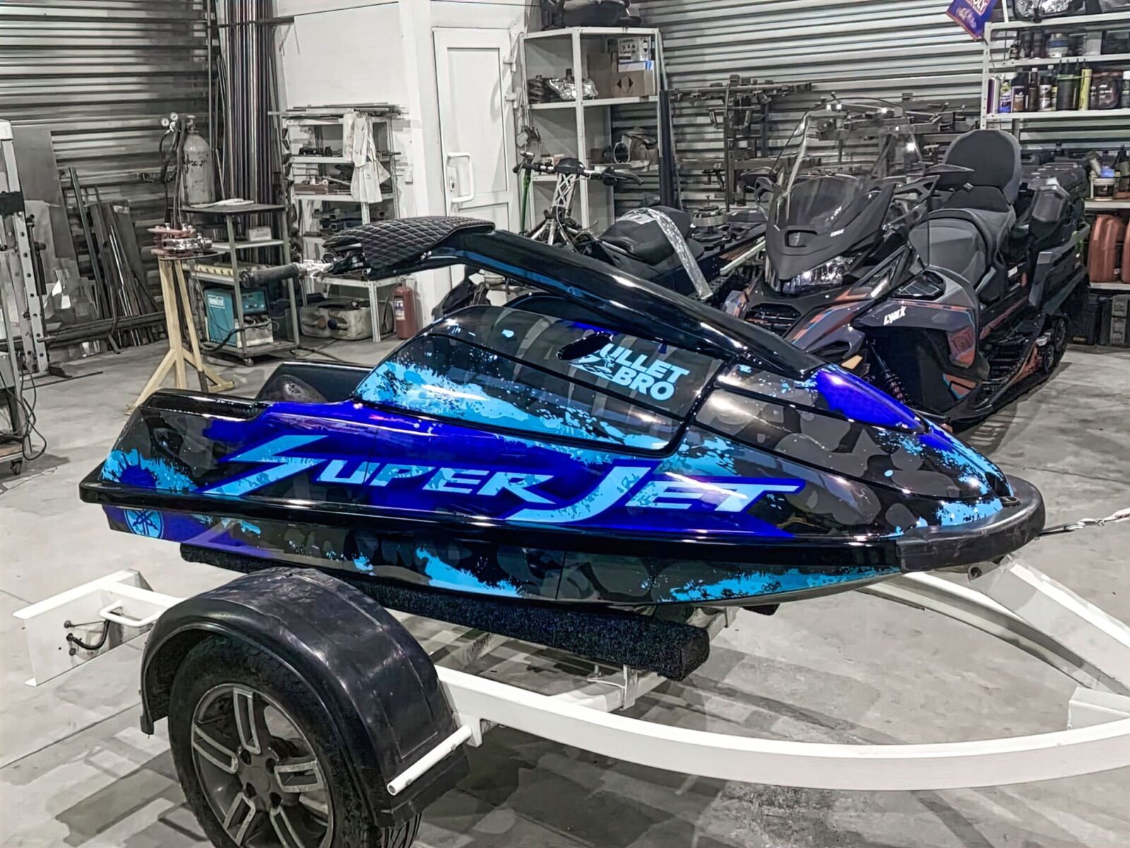 Индивидуальный дизайн на YAMAHA SUPERJET