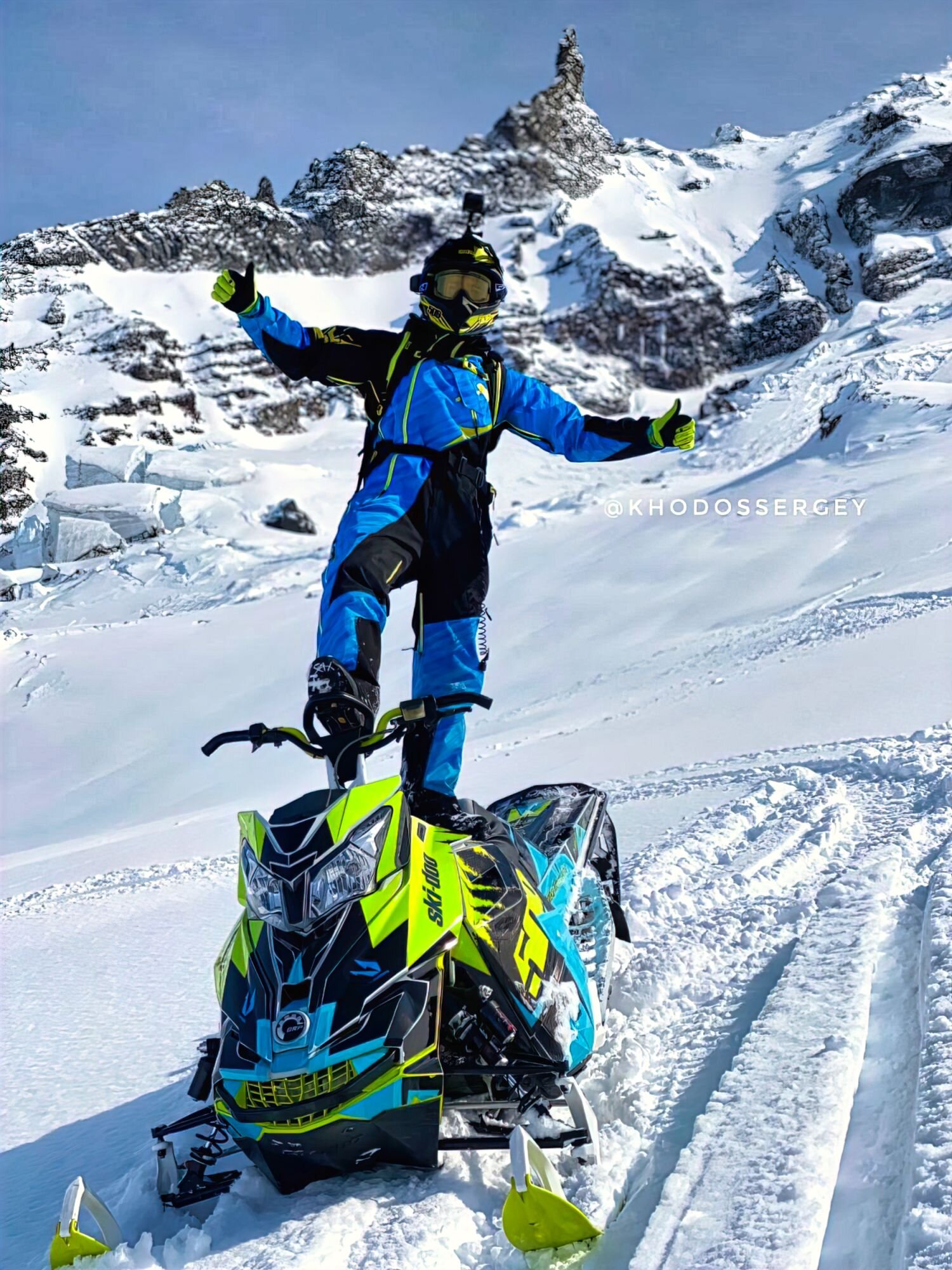Индивидуальный дизайн на SKI-DOO REV-XM