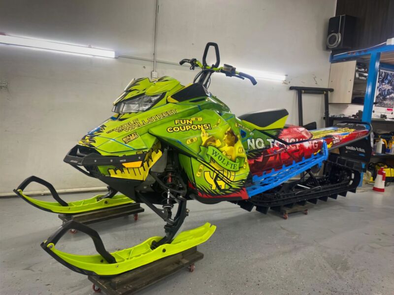 Индивидуальный дизайн SKI-DOO · REV-GEN4