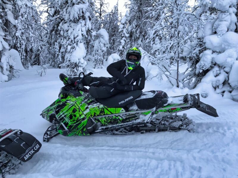 Индивидуальный дизайн POLARIS · PRO-RIDE