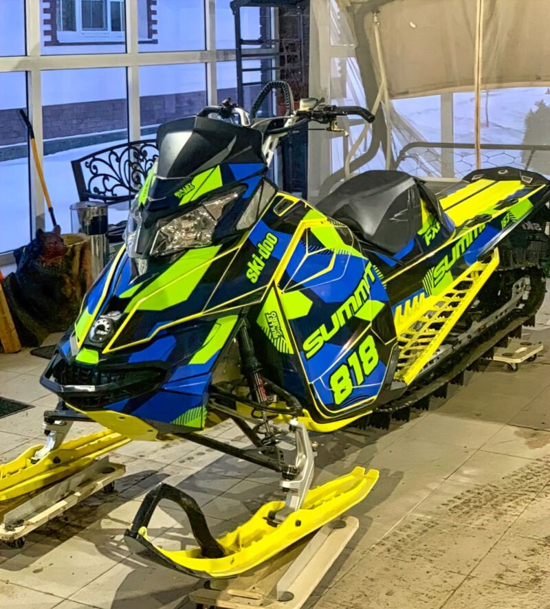 Camo SKI-DOO · REV-XM