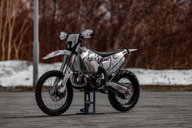 Индивидуальный дизайн HUSQVARNA TE 300
