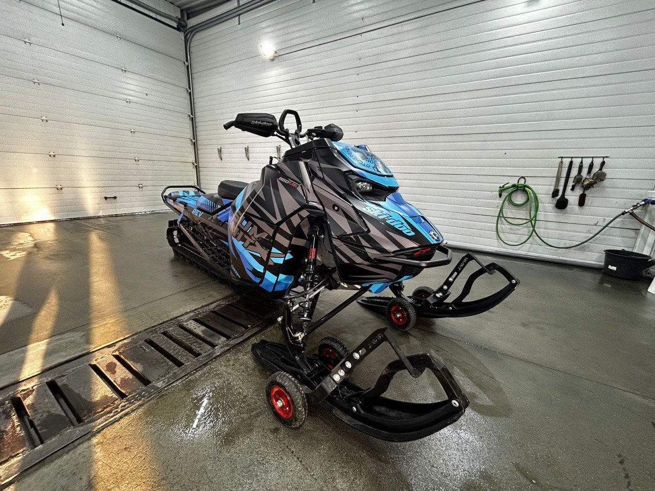 Shell Shock на SKI-DOO REV-GEN5