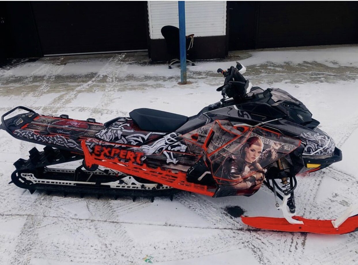 Индивидуальный дизайн на SKI-DOO REV-GEN4